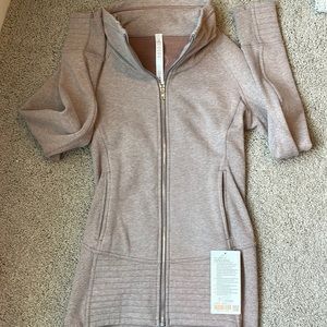 Lululemon radiant jacket new with tags size 6